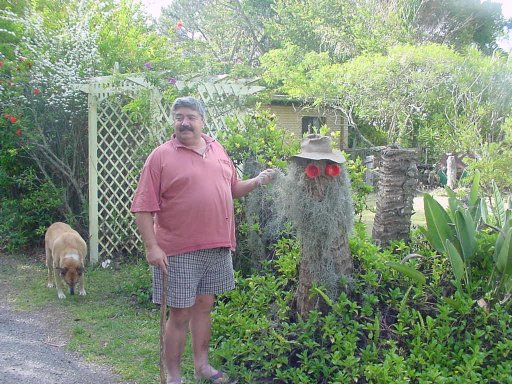 rogo and his friend at the gate